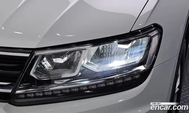 Volkswagen Tiguan 2018 2.0 автомат (гидро), миниатюра 8 Volkswagen Tiguan 2018 2.0 автомат (гидро), миниатюра 8