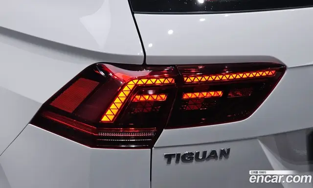 Volkswagen Tiguan 2018 2.0 автомат (гидро), миниатюра 9 Volkswagen Tiguan 2018 2.0 автомат (гидро), миниатюра 9