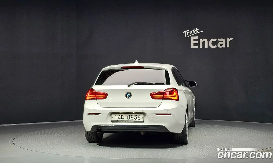 BMW 1 серия 2015 2.0 автомат (гидро), фото 4