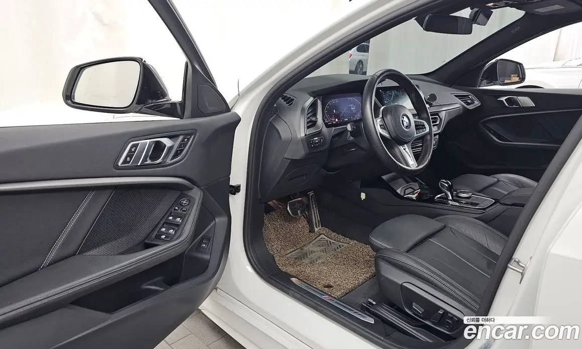 BMW 1 серия 2022 2.0 автомат (гидро), фото 13
