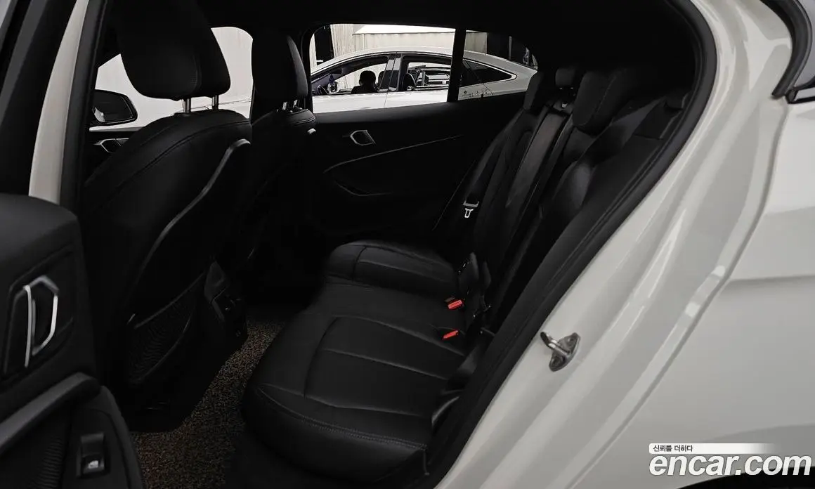 BMW 1 серия 2022 2.0 автомат (гидро), фото 16