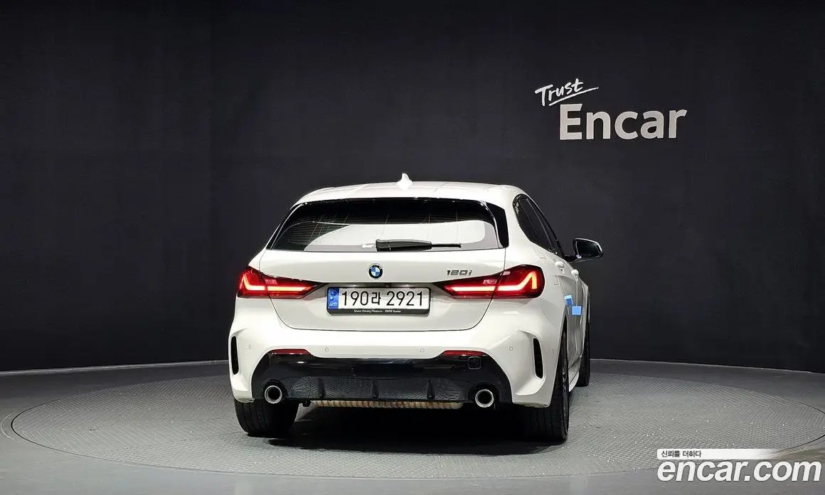 BMW 1 серия 2022 2.0 автомат (гидро), фото 4