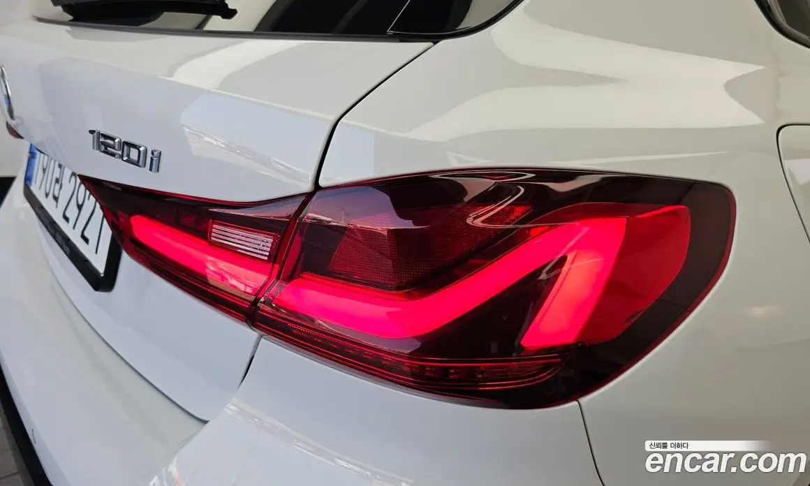 BMW 1 серия 2022 2.0 автомат (гидро), фото 9