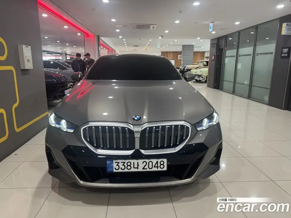 BMW 5 серия 2025 2.0 автомат (гидро), фото 3