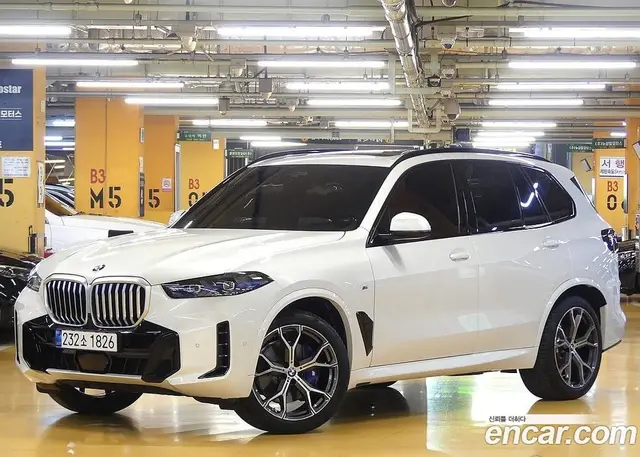 BMW X5, 2025, 5 600 км