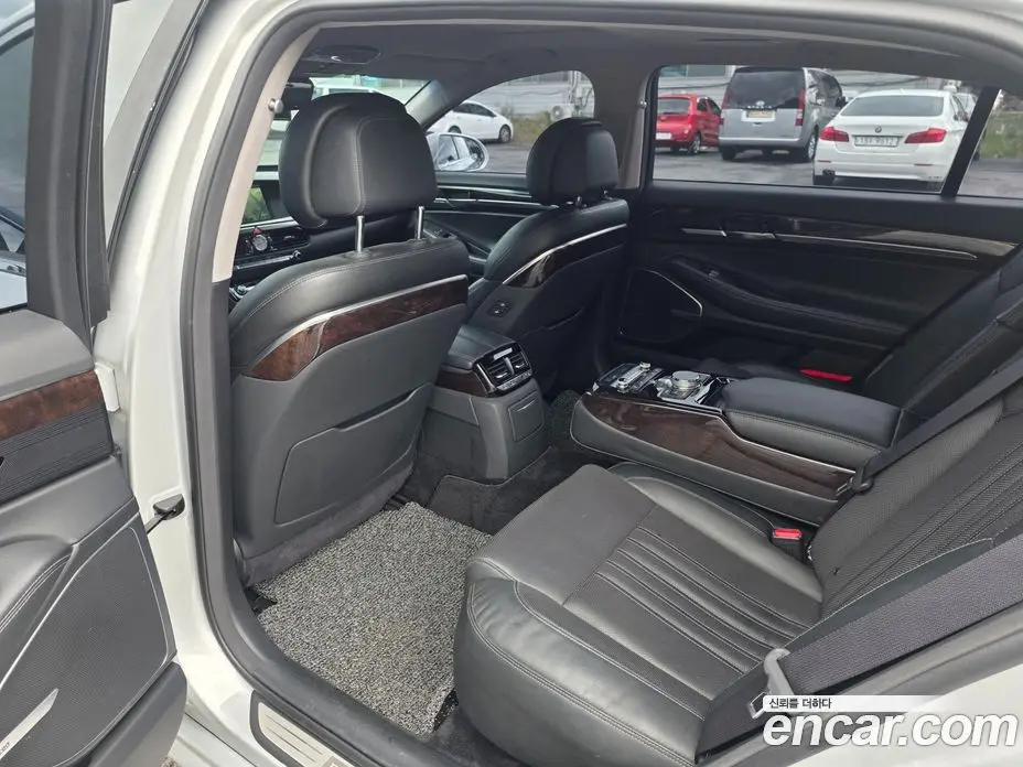 Genesis EQ900 2017 3.8 автомат (гидро), фото 6 Genesis EQ900 2017 3.8 автомат (гидро), фото 6