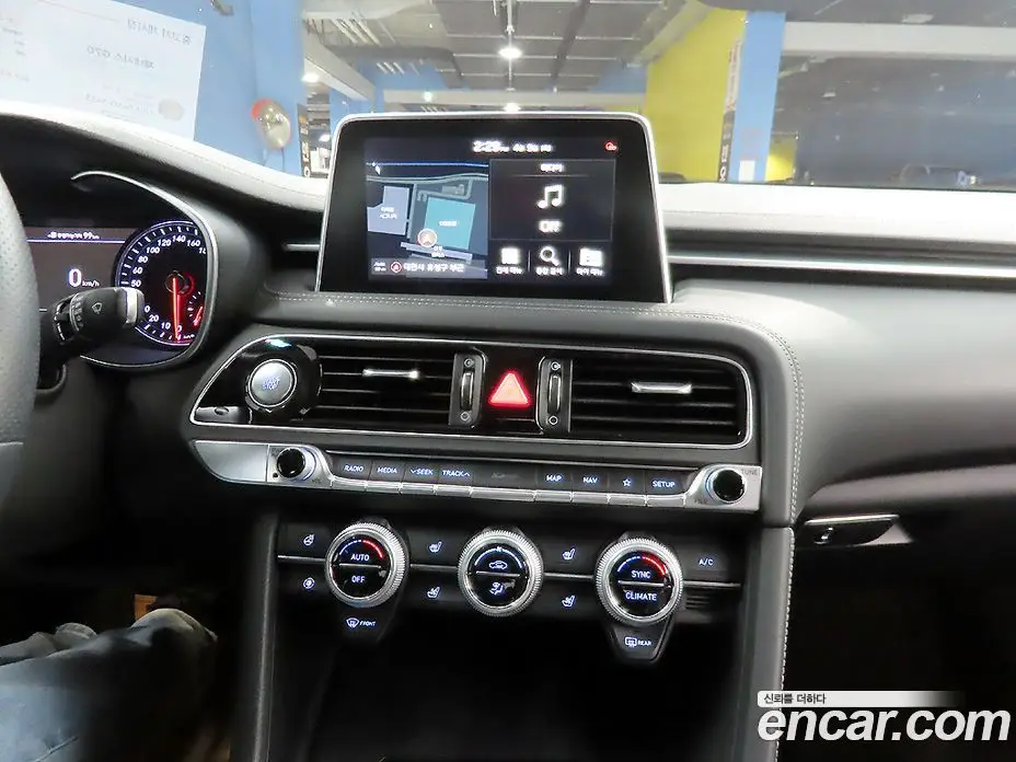 Genesis G70 2019 2.0 автомат (гидро), фото 12 Genesis G70 2019 2.0 автомат (гидро), фото 12