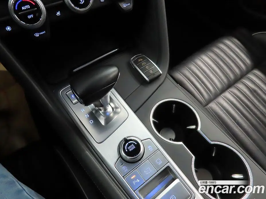 Genesis G70 2019 2.0 автомат (гидро), фото 13 Genesis G70 2019 2.0 автомат (гидро), фото 13