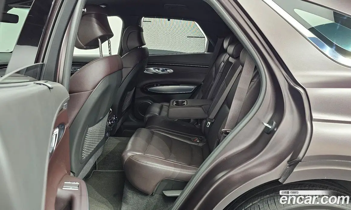 Genesis GV70 2021 2.5 автомат (гидро), фото 18 Genesis GV70 2021 2.5 автомат (гидро), фото 18