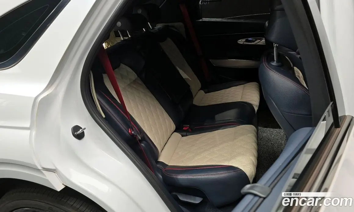 Genesis GV70 2021 2.5 автомат (гидро), фото 12 Genesis GV70 2021 2.5 автомат (гидро), фото 12