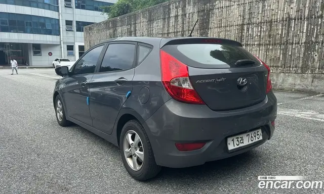 Hyundai Accent 2012 1.4 автомат (гидро), миниатюра 3