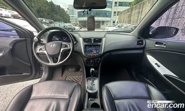 Hyundai Accent 2012 1.4 автомат (гидро), миниатюра 9
