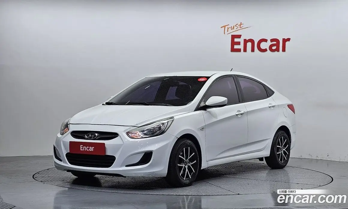 Hyundai Accent 2013 1.6 автомат (гидро), фото 1 Hyundai Accent 2013 1.6 автомат (гидро), фото 1