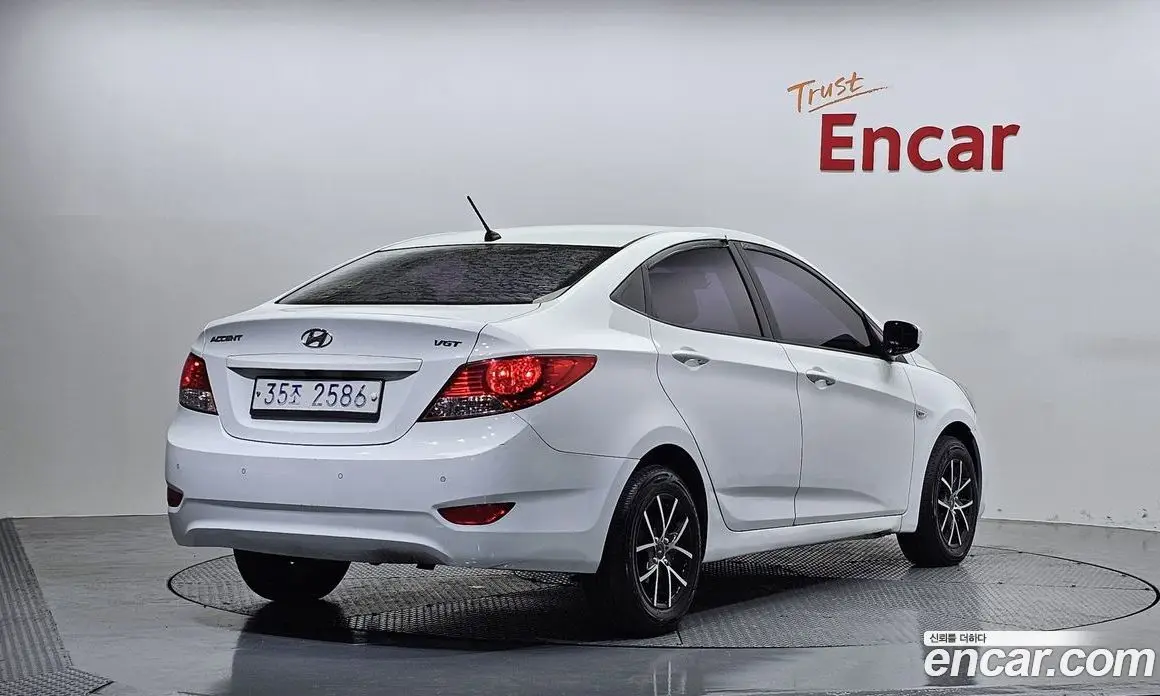 Hyundai Accent 2013 1.6 автомат (гидро), фото 2 Hyundai Accent 2013 1.6 автомат (гидро), фото 2