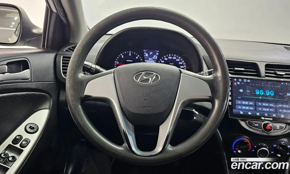 Hyundai Accent 2013 1.6 автомат (гидро), фото 13 Hyundai Accent 2013 1.6 автомат (гидро), фото 13