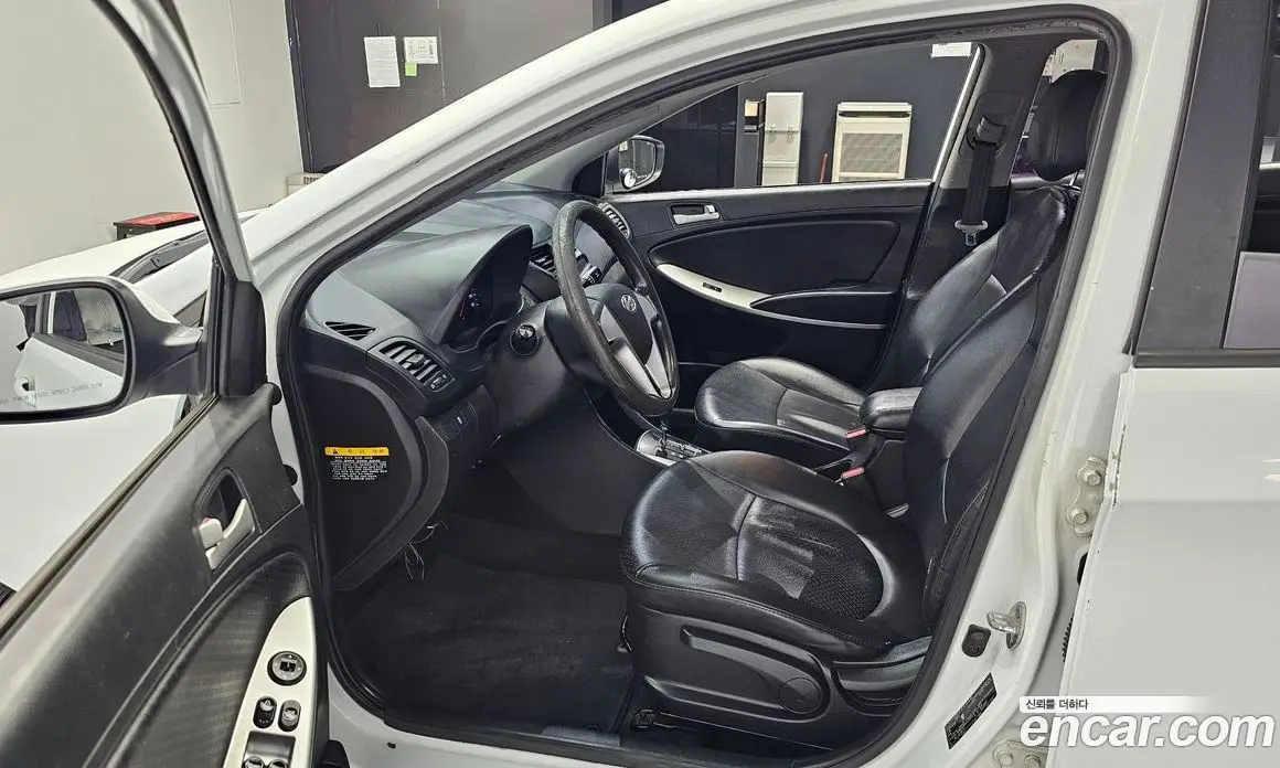 Hyundai Accent 2013 1.6 автомат (гидро), фото 10 Hyundai Accent 2013 1.6 автомат (гидро), фото 10