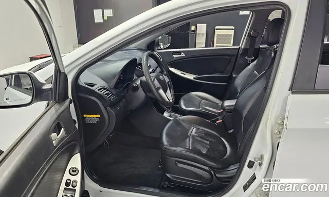 Hyundai Accent 2013 1.6 автомат (гидро), миниатюра 10 Hyundai Accent 2013 1.6 автомат (гидро), миниатюра 10