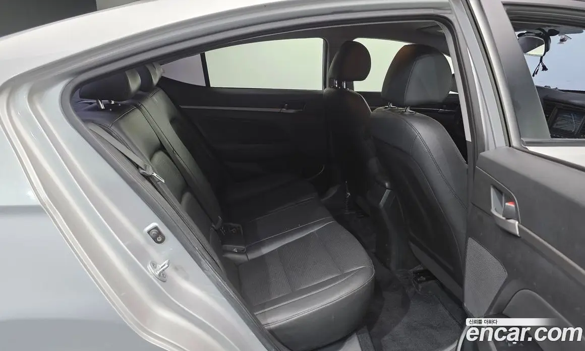 Hyundai Avante 2015 1.6 автомат (гидро), фото 11