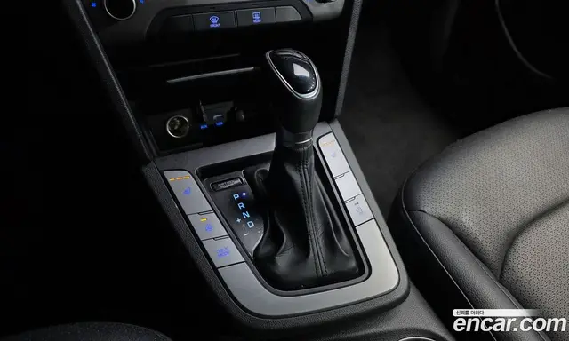 Hyundai Avante 2015 1.6 автомат (гидро), миниатюра 9