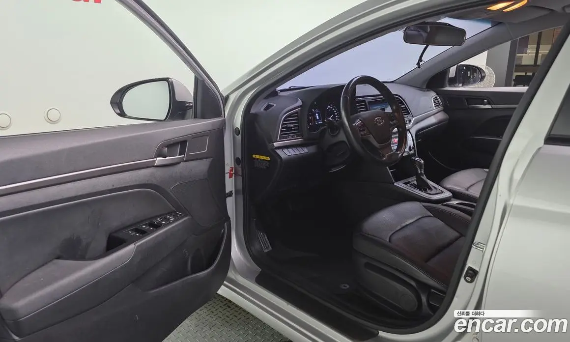 Hyundai Avante 2015 1.6 автомат (гидро), фото 10