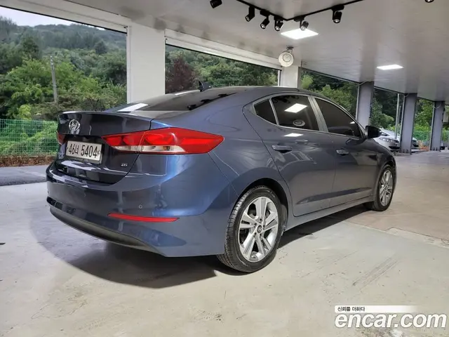 Hyundai Avante 2017 1.6 автомат (гидро), миниатюра 2