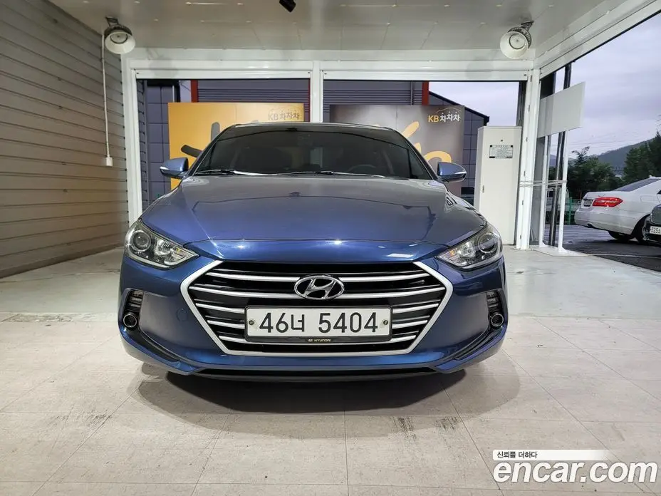 Hyundai Avante 2017 1.6 автомат (гидро), фото 3