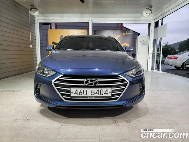 Hyundai Avante 2017 1.6 автомат (гидро), миниатюра 3