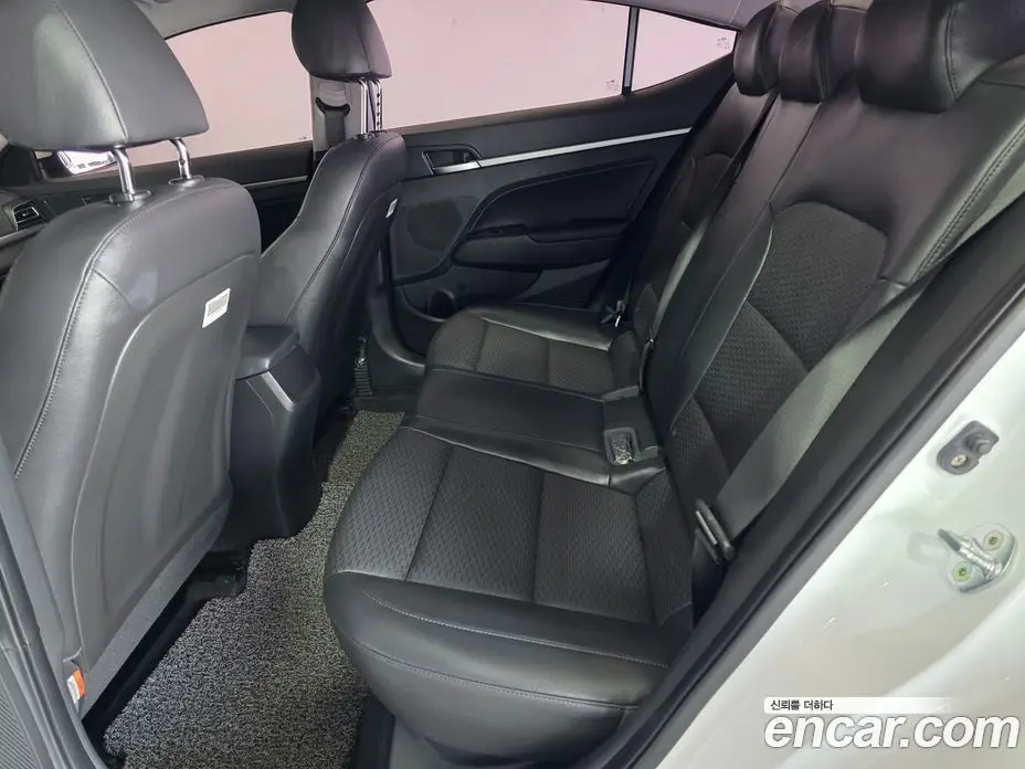 Hyundai Avante 2020 1.6 автомат (гидро), фото 11