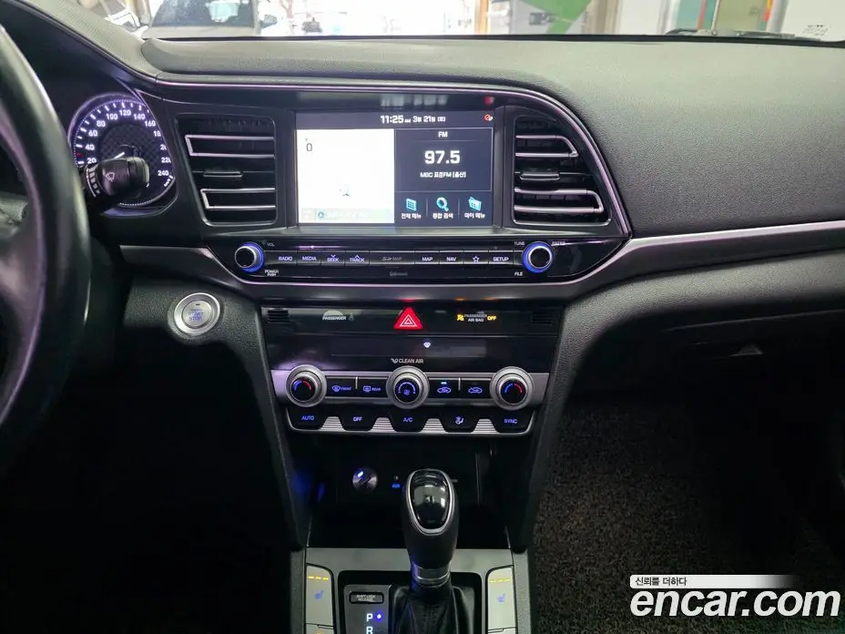 Hyundai Avante 2020 1.6 автомат (гидро), фото 12