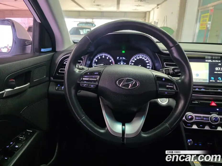 Hyundai Avante 2020 1.6 автомат (гидро), фото 14