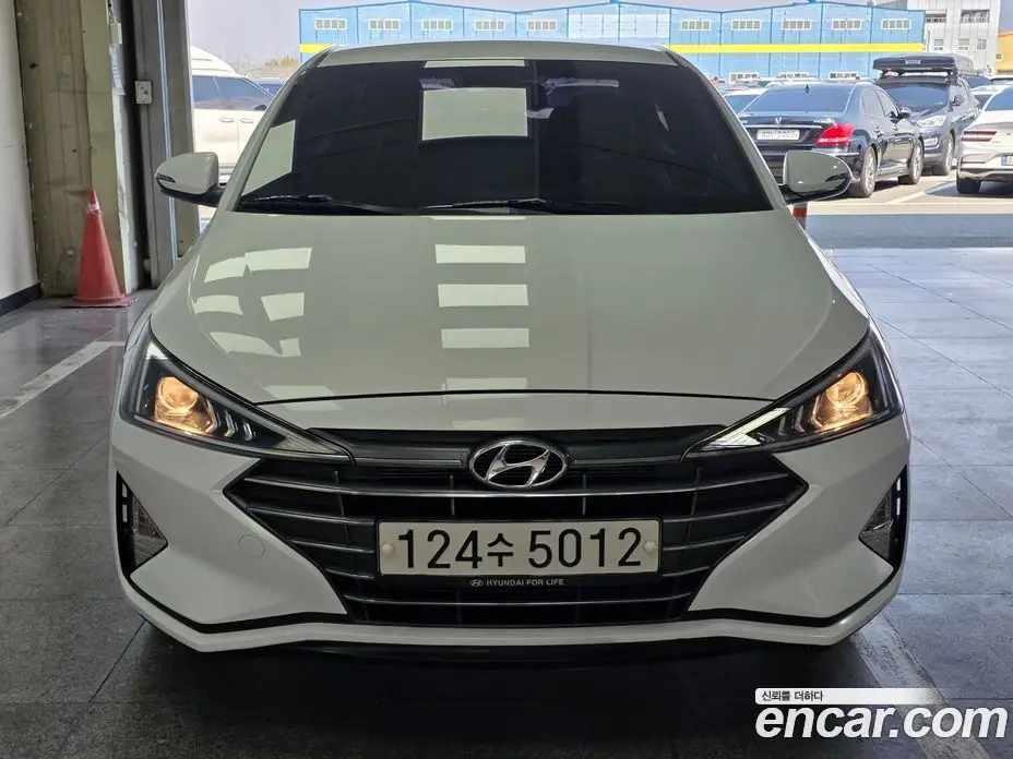 Hyundai Avante 2020 1.6 автомат (гидро), фото 3