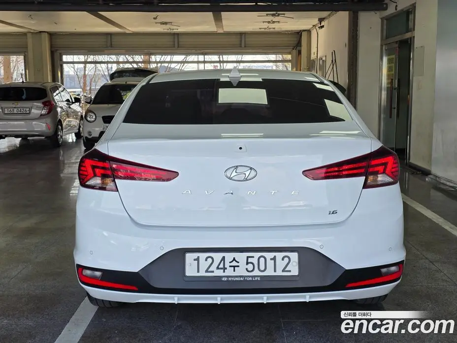 Hyundai Avante 2020 1.6 автомат (гидро), фото 4