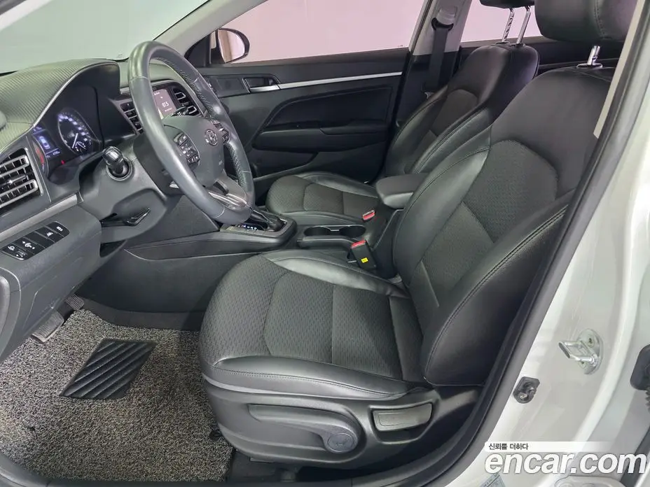 Hyundai Avante 2020 1.6 автомат (гидро), фото 10