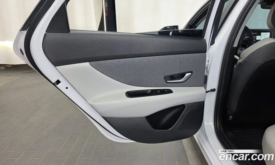 Hyundai Avante 2021 1.6 автомат (гидро), фото 14