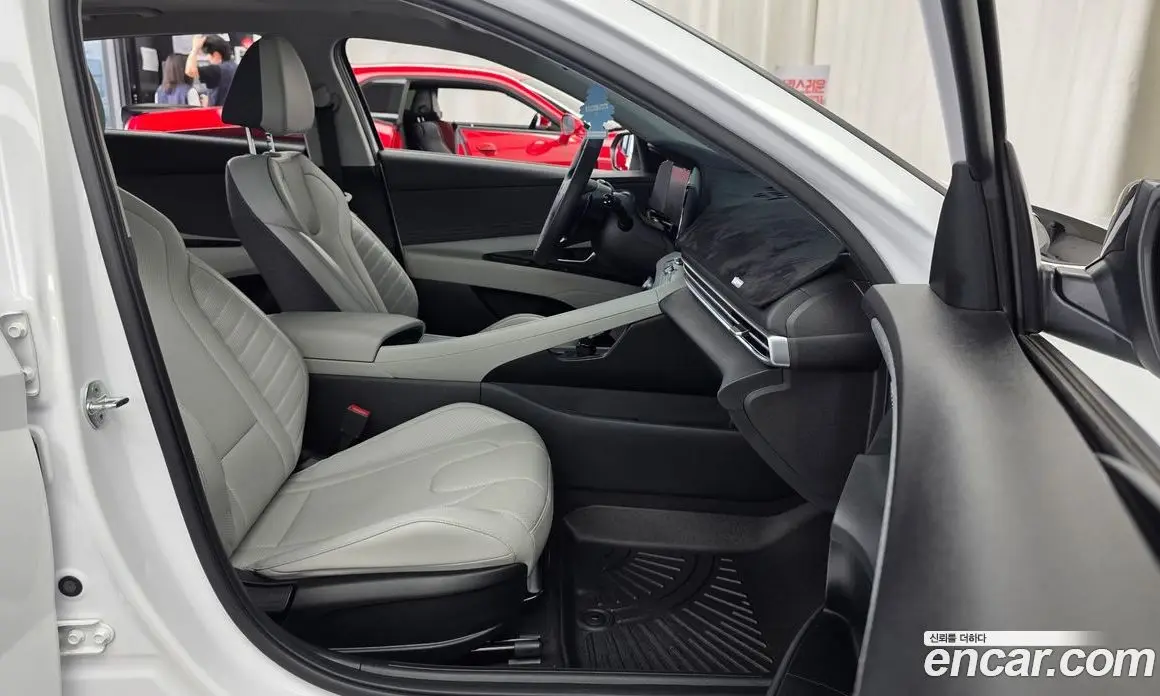 Hyundai Avante 2021 1.6 автомат (гидро), фото 16