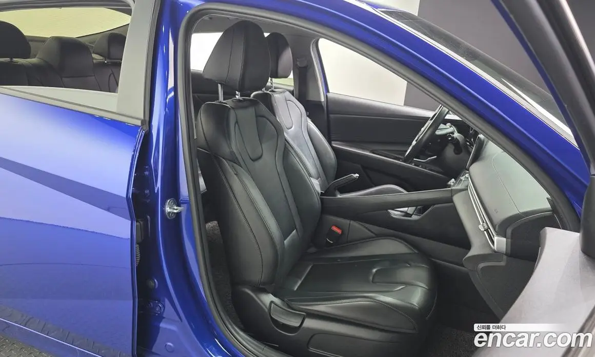 Hyundai Avante 2021 1.6 автомат (гидро), фото 12