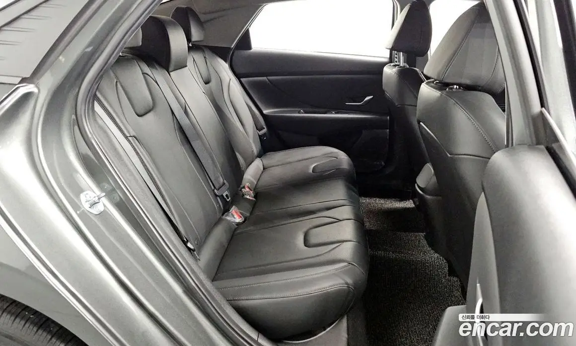 Hyundai Avante 2022 1.6 автомат (гидро), фото 11