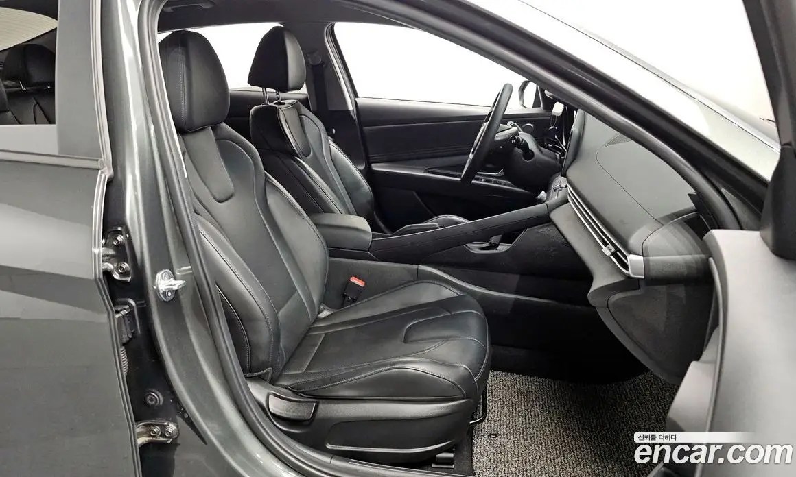 Hyundai Avante 2022 1.6 автомат (гидро), фото 12