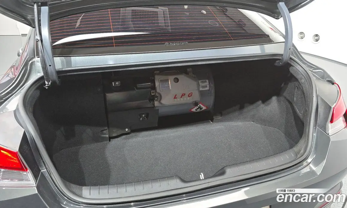Hyundai Avante 2022 1.6 автомат (гидро), фото 20