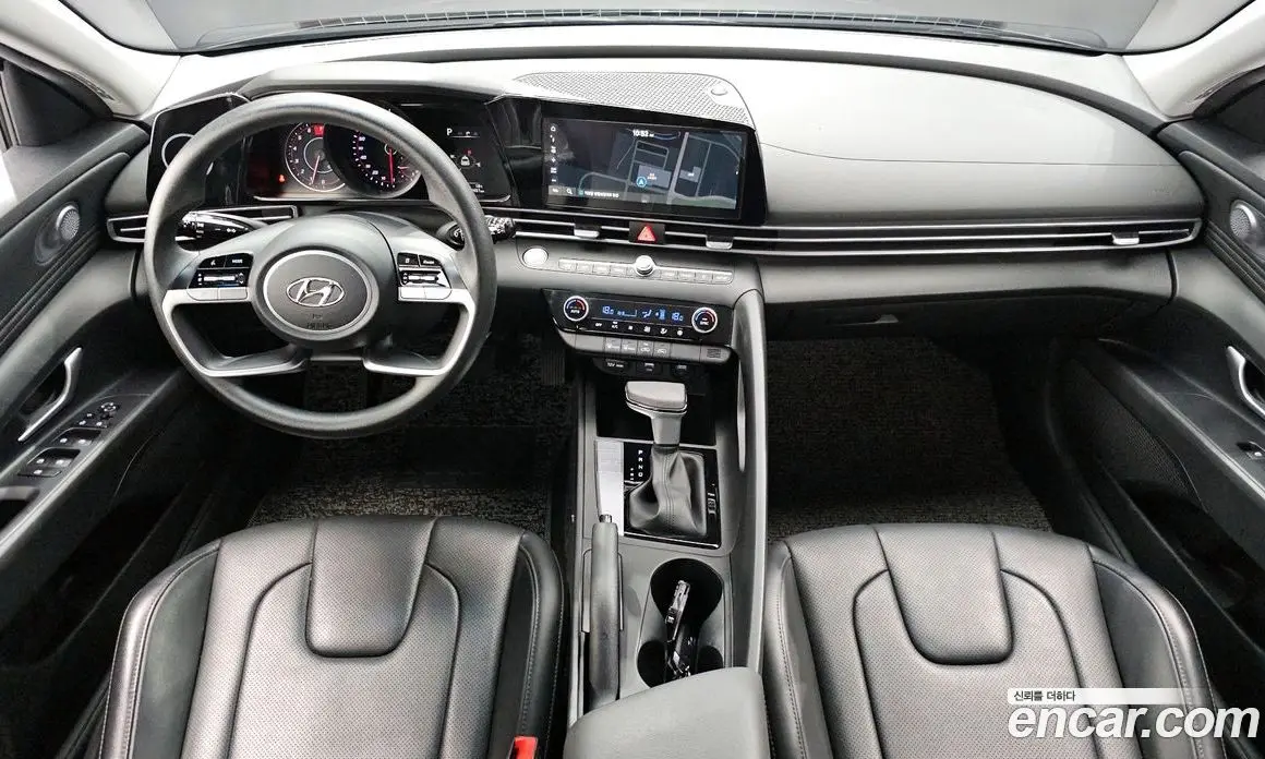 Hyundai Avante 2022 1.6 автомат (гидро), фото 7