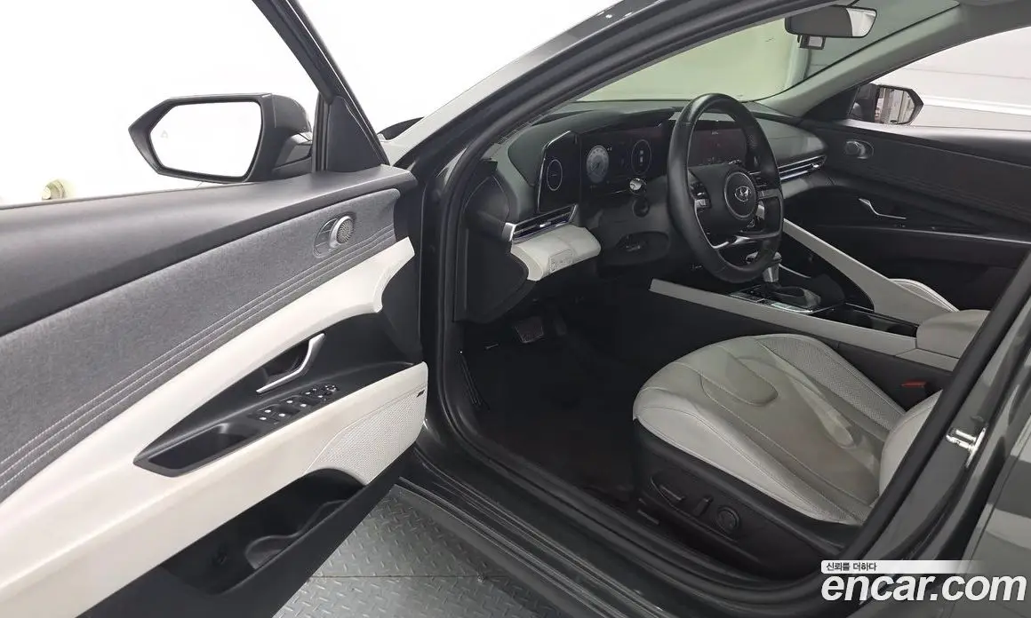Hyundai Avante 2022 1.6 автомат (гидро), фото 12