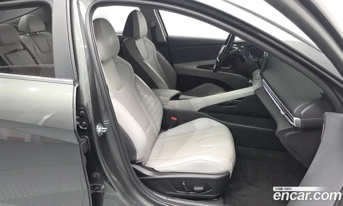 Hyundai Avante 2022 1.6 автомат (гидро), фото 15