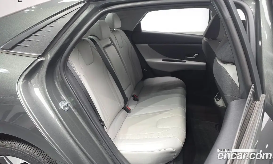 Hyundai Avante 2022 1.6 автомат (гидро), фото 16