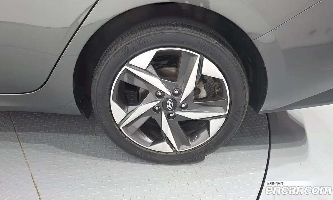 Hyundai Avante 2022 1.6 автомат (гидро), фото 6