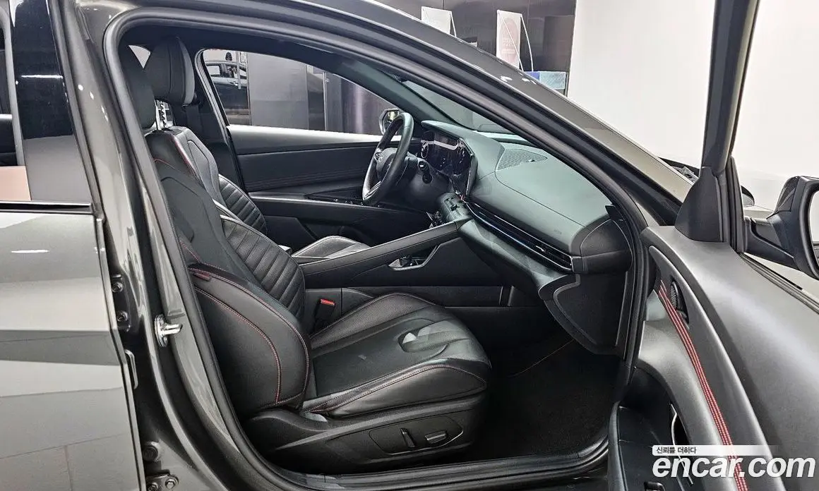 Hyundai Avante 2023 1.6 автомат (гидро), фото 16