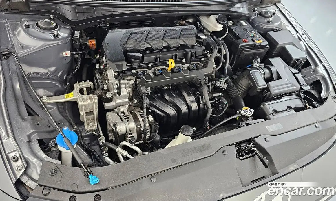 Hyundai Avante 2023 1.6 автомат (гидро), фото 6