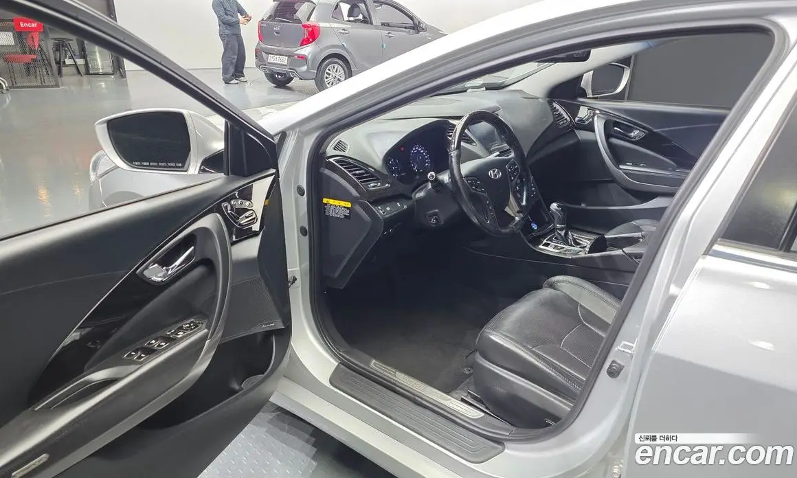 Hyundai Grandeur 2014 3.0 автомат (гидро), фото 10 Hyundai Grandeur 2014 3.0 автомат (гидро), фото 10