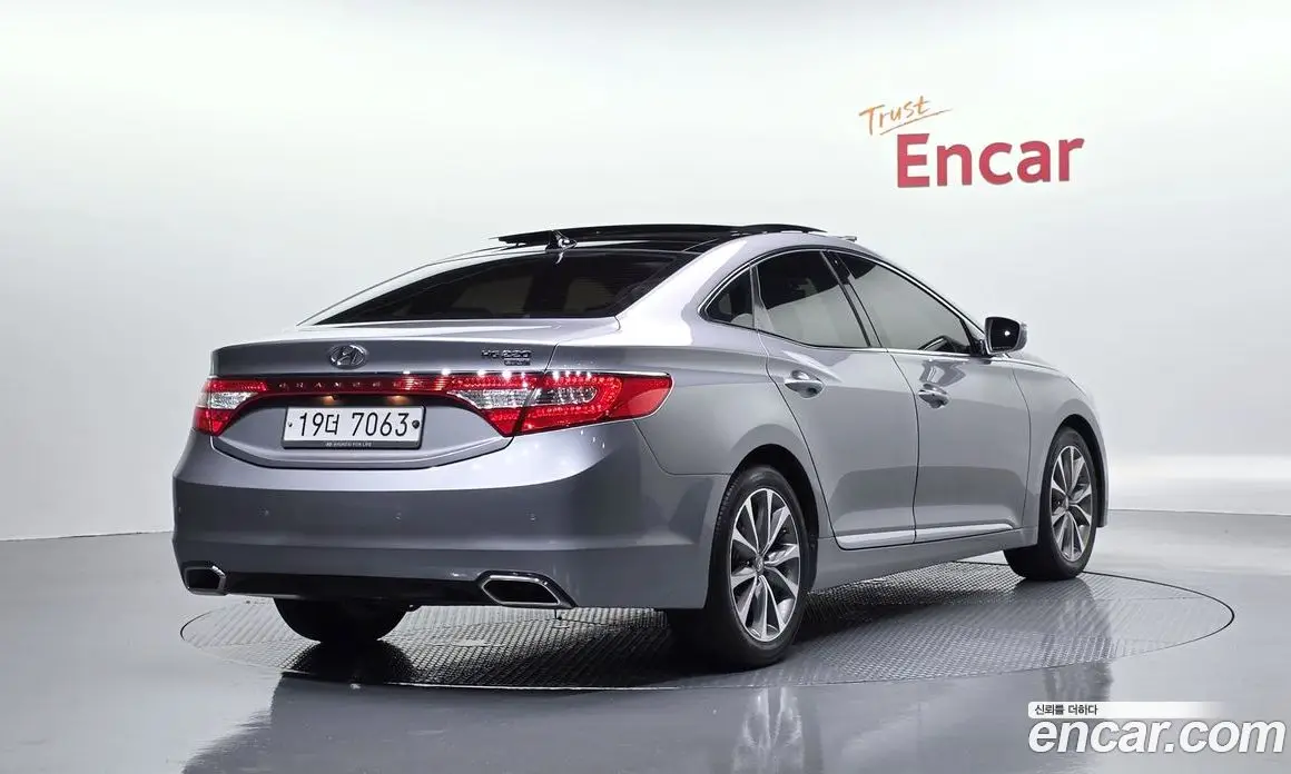 Hyundai Grandeur 2015 2.2 автомат (гидро), фото 2 Hyundai Grandeur 2015 2.2 автомат (гидро), фото 2