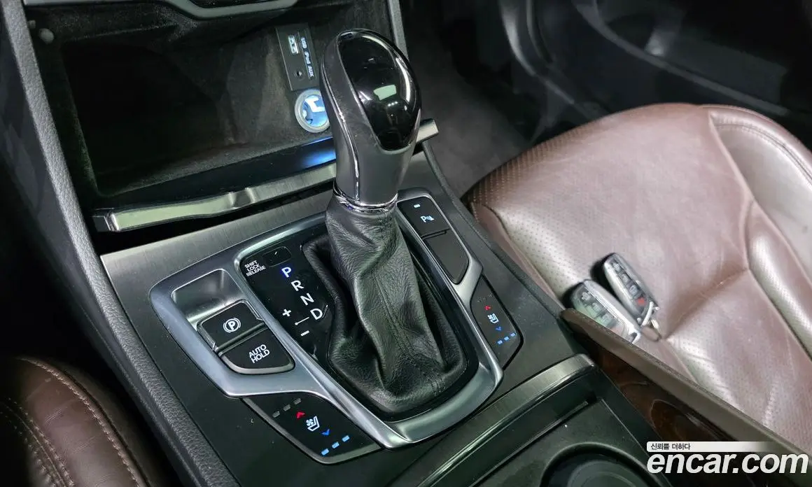 Hyundai Grandeur 2015 2.2 автомат (гидро), фото 12 Hyundai Grandeur 2015 2.2 автомат (гидро), фото 12
