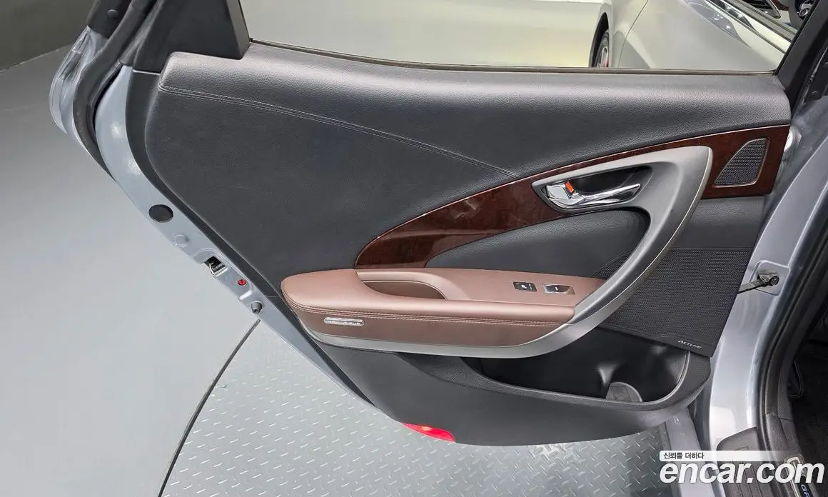 Hyundai Grandeur 2015 2.2 автомат (гидро), фото 15 Hyundai Grandeur 2015 2.2 автомат (гидро), фото 15
